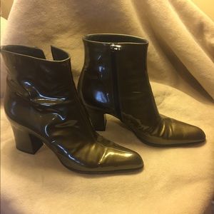 Olive green BALLY ladies boots.